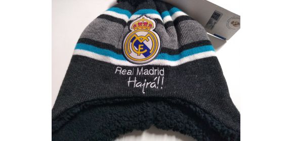 Detská zimná čiapka Real Madrid s brnbolcom (cc)