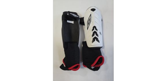 Futbalové chrániče Umbro kotníkové - výpredajový model!
